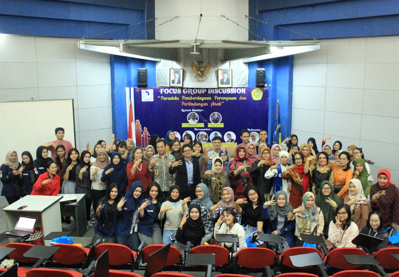 Focus Group Discussion - Paradoks Pemberdayaan Perempuan dan Perlindungan Anak oleh IWAPI